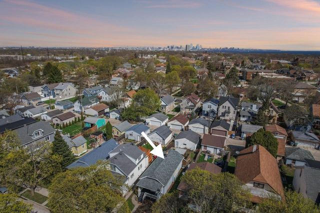 2214 Vollmer AVENUE, Milwaukee, WI 53207