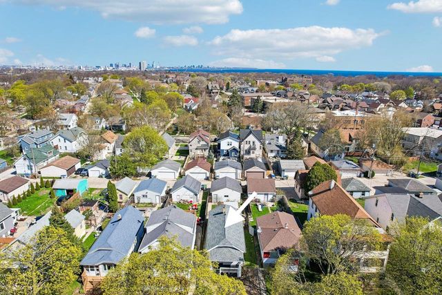 2214 Vollmer AVENUE, Milwaukee, WI 53207