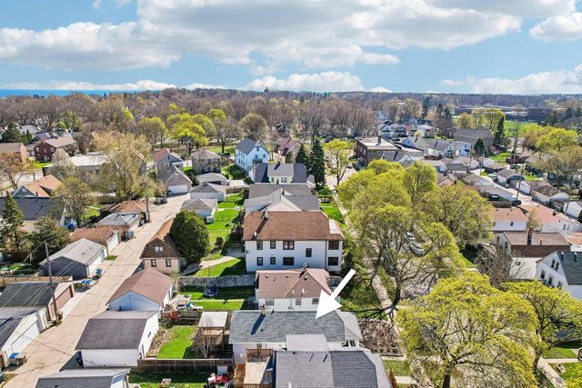 2214 Vollmer AVENUE, Milwaukee, WI 53207