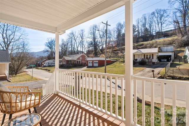 5 Carolinda Lane, Waynesville, NC 28786