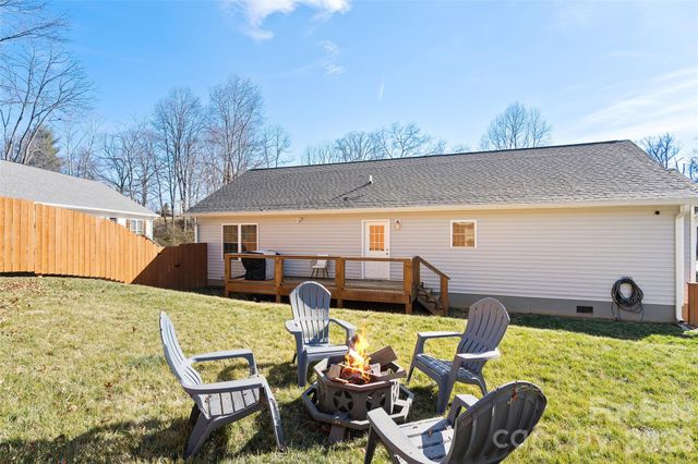 5 Carolinda Lane, Waynesville, NC 28786