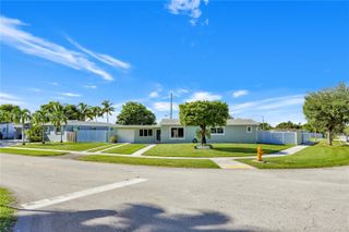 9851 Jamaica Dr, Cutler Bay, FL 33189