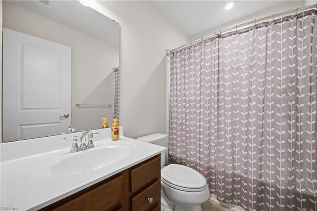 112 Green Lake RD, Moyock, NC 27958