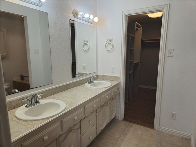 1001 N Atkins Drive, Celeste, TX 75423