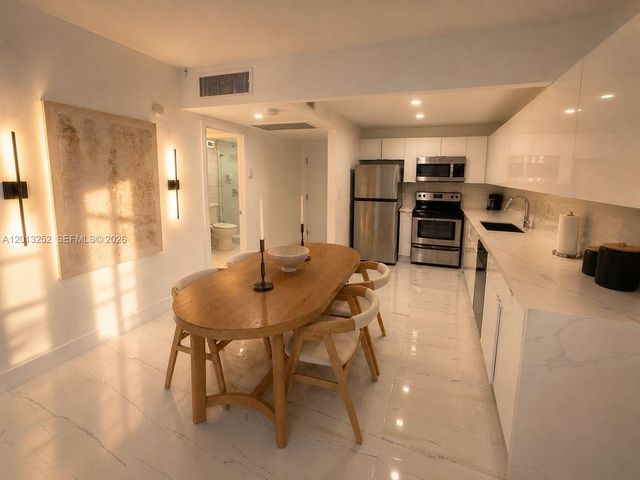 2301 Collins Ave 628, Miami Beach, FL 33139