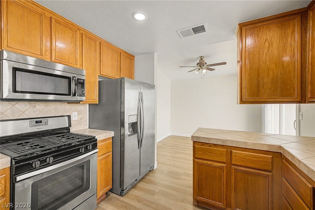 5401 Bugle Way 105, Las Vegas, NV 89108 — photo 2
