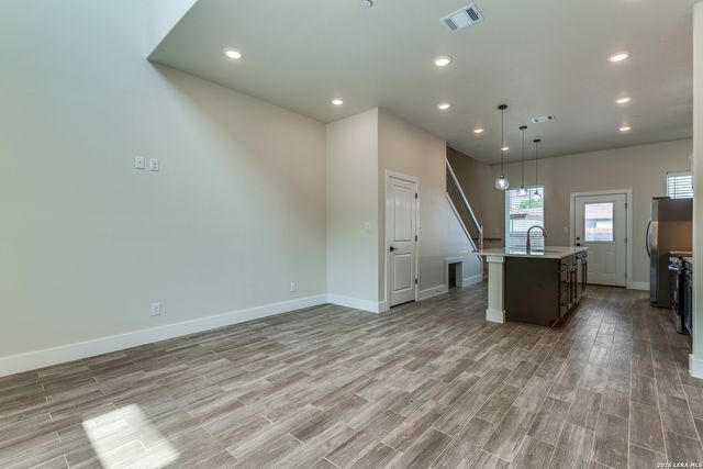 2148 PANIOLO DR, Boerne, TX 78006