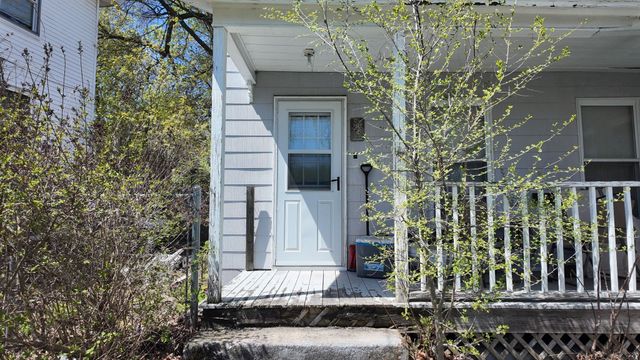 36 Elm Street, Derry, NH 03038