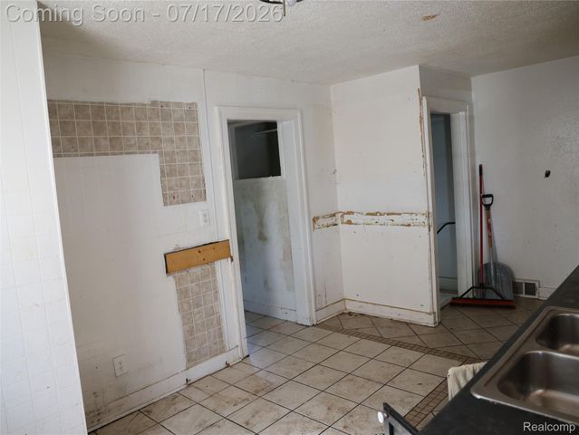 25920 Colgate Street, Inkster, MI 48141