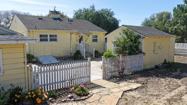 1320 Santa Ana Road, Hollister, CA 95023