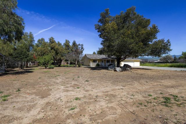1320 Santa Ana Road, Hollister, CA 95023