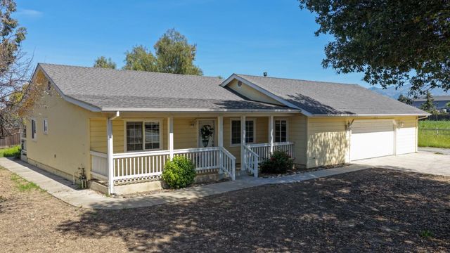 1320 Santa Ana Road, Hollister, CA 95023