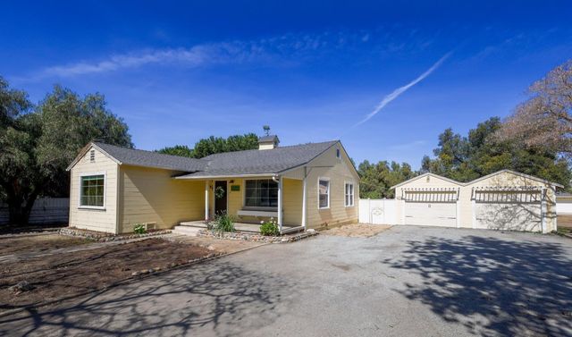 1320 Santa Ana Road, Hollister, CA 95023