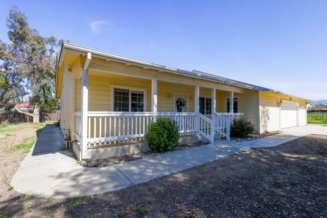 1320 Santa Ana Road, Hollister, CA 95023