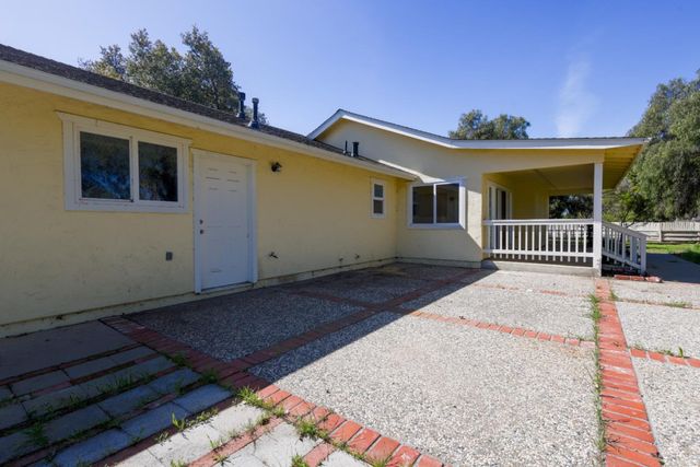 1320 Santa Ana Road, Hollister, CA 95023