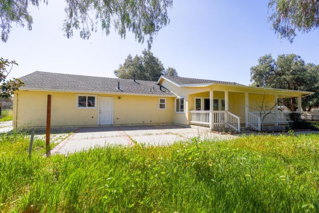 1320 Santa Ana Road, Hollister, CA 95023
