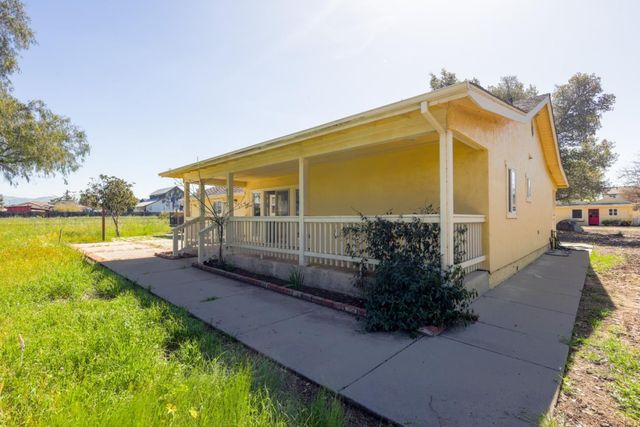1320 Santa Ana Road, Hollister, CA 95023