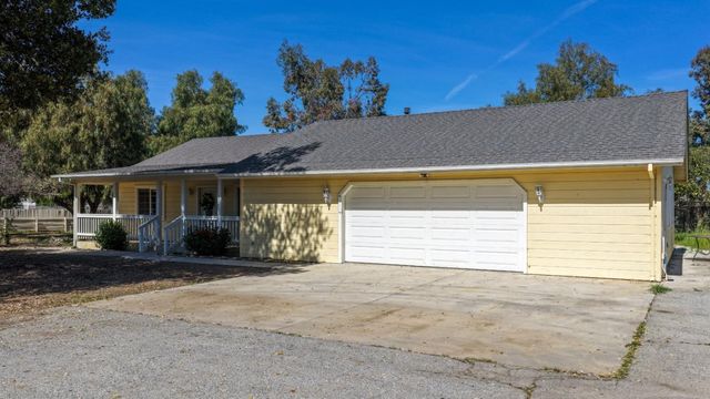 1320 Santa Ana Road, Hollister, CA 95023