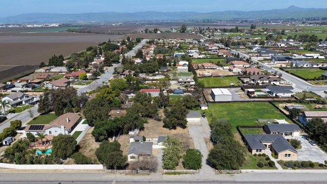 1320 Santa Ana Road, Hollister, CA 95023