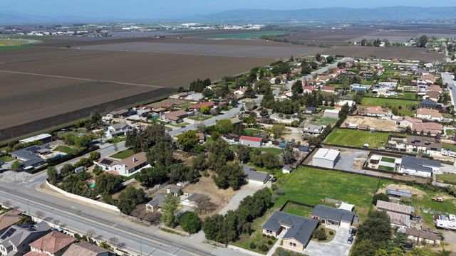 1320 Santa Ana Road, Hollister, CA 95023