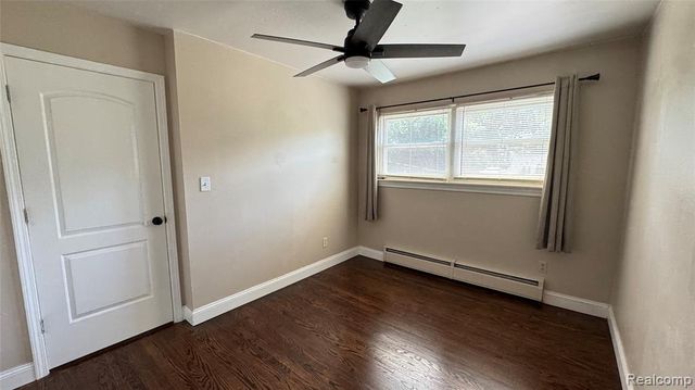 2819 W Thirteen Mile Road 12, Royal Oak, MI 48073