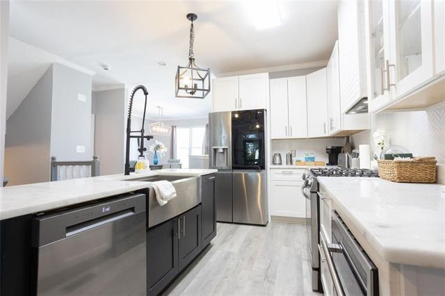 4867 PINNACLE Drive, Stone Mountain, GA 30088