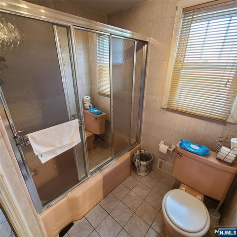 792 Kingsland Avenue, Ridgefield, NJ 07657