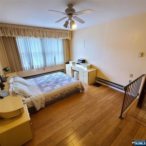 792 Kingsland Avenue, Ridgefield, NJ 07657