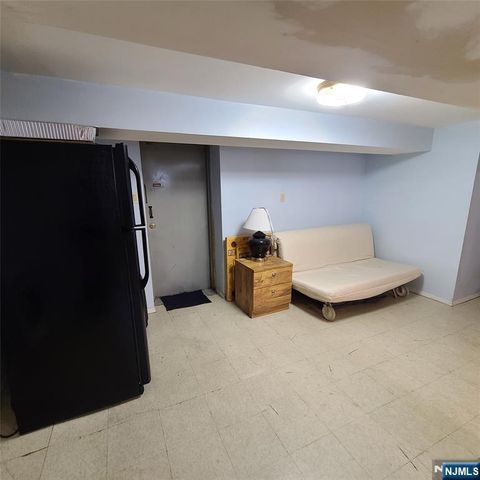 792 Kingsland Avenue, Ridgefield, NJ 07657