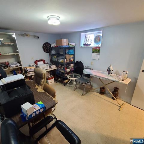 792 Kingsland Avenue, Ridgefield, NJ 07657