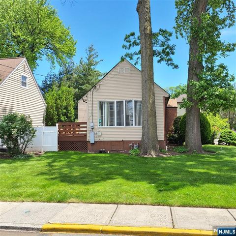 792 Kingsland Avenue, Ridgefield, NJ 07657