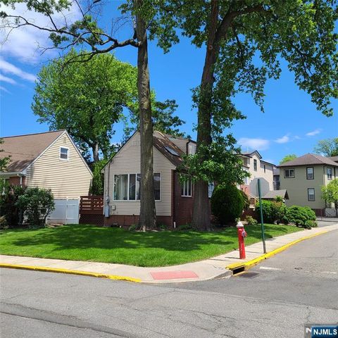 792 Kingsland Avenue, Ridgefield, NJ 07657