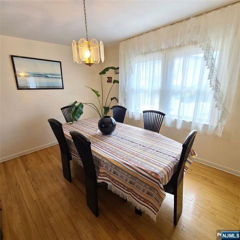 792 Kingsland Avenue, Ridgefield, NJ 07657