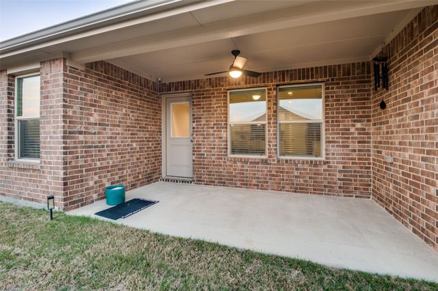 1242 Slate Avenue, Cedar Hill, TX 75104