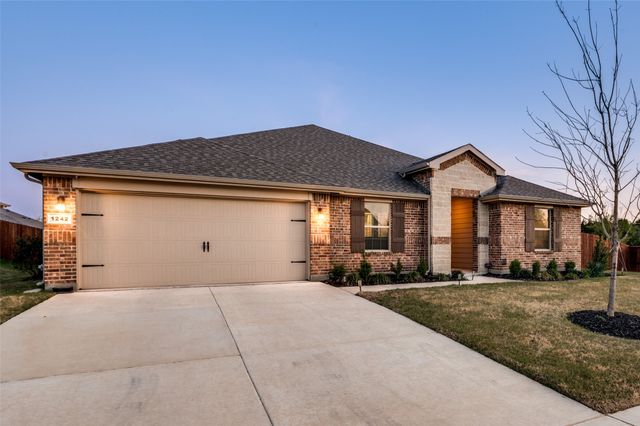 1242 Slate Avenue, Cedar Hill, TX 75104