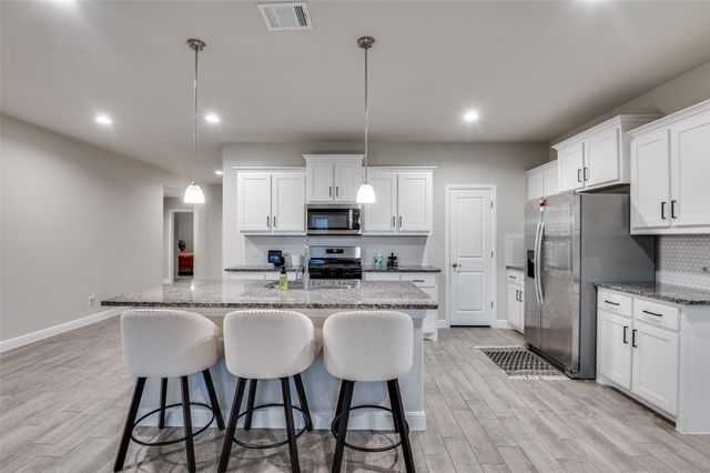 1242 Slate Avenue, Cedar Hill, TX 75104