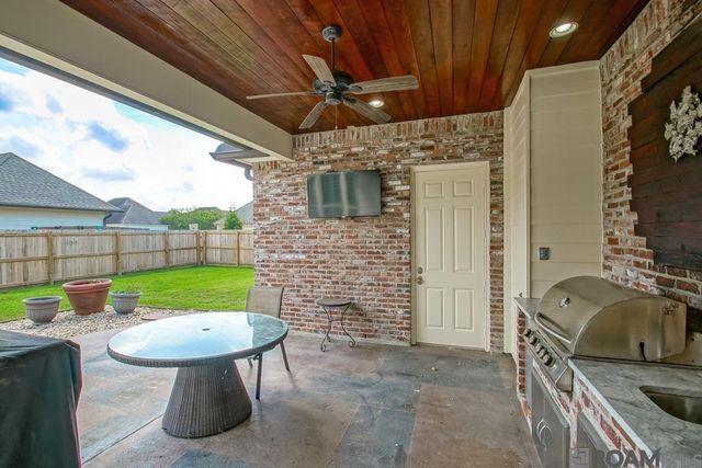 13575 Kings Court Ave, Baton Rouge, LA 70810
