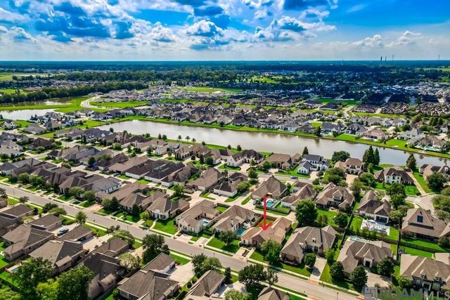 13575 Kings Court Ave, Baton Rouge, LA 70810