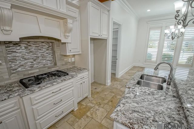 13575 Kings Court Ave, Baton Rouge, LA 70810