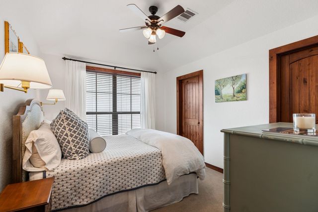 1801 W 24th Street C, Houston, TX 77008