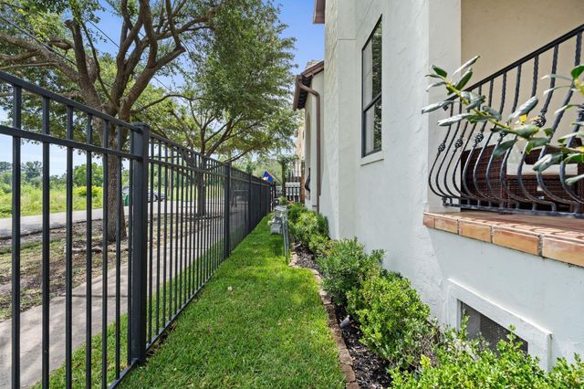 1801 W 24th Street C, Houston, TX 77008