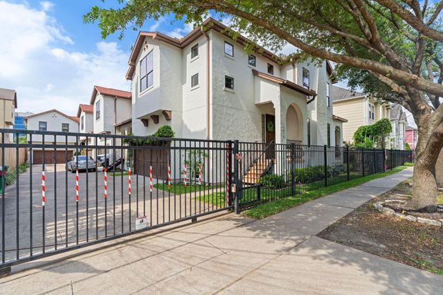 1801 W 24th Street C, Houston, TX 77008