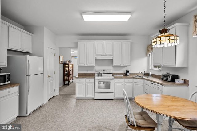 16 FAIRFIELD DR, Westampton, NJ 08060