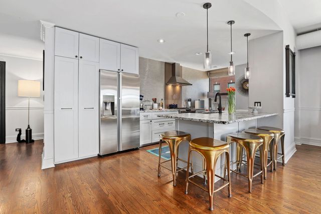 910 S Michigan Avenue 304, Chicago, IL 60605