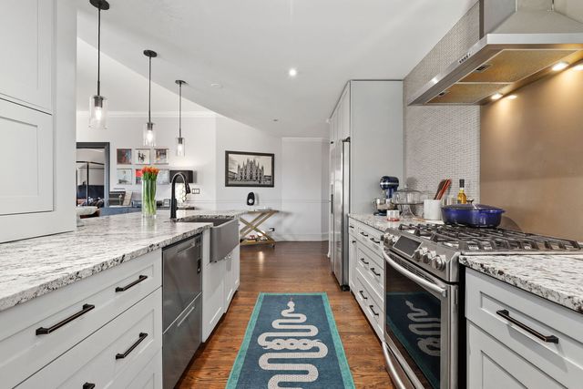 910 S Michigan Avenue 304, Chicago, IL 60605