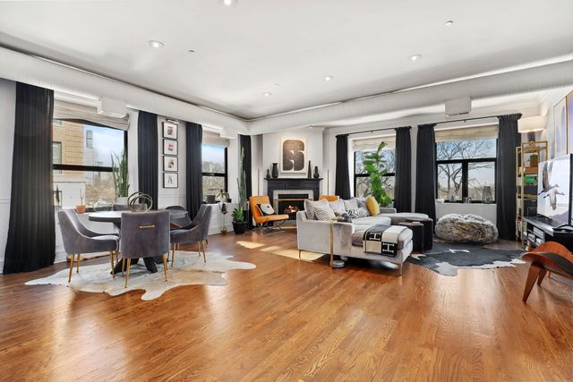 910 S Michigan Avenue 304, Chicago, IL 60605