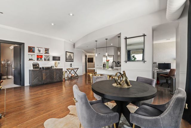910 S Michigan Avenue 304, Chicago, IL 60605
