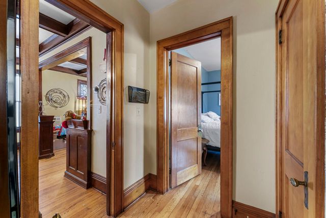 1042 16th Avenue SE, Minneapolis, MN 55414