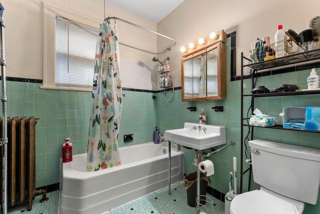 1042 16th Avenue SE, Minneapolis, MN 55414