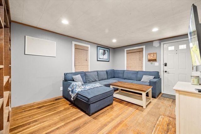47 Rockford St, Brockton, MA 02301